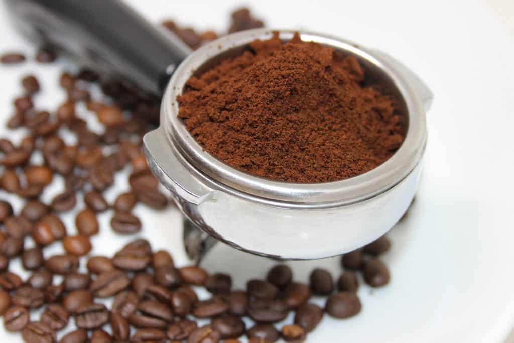 Ground Coffee vs. Instant Coffee 7 Differences That